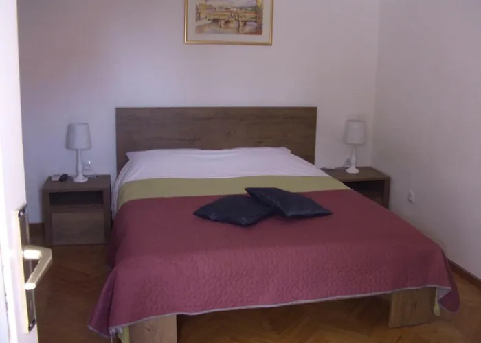 Jadera Gostinjska kuća 3*